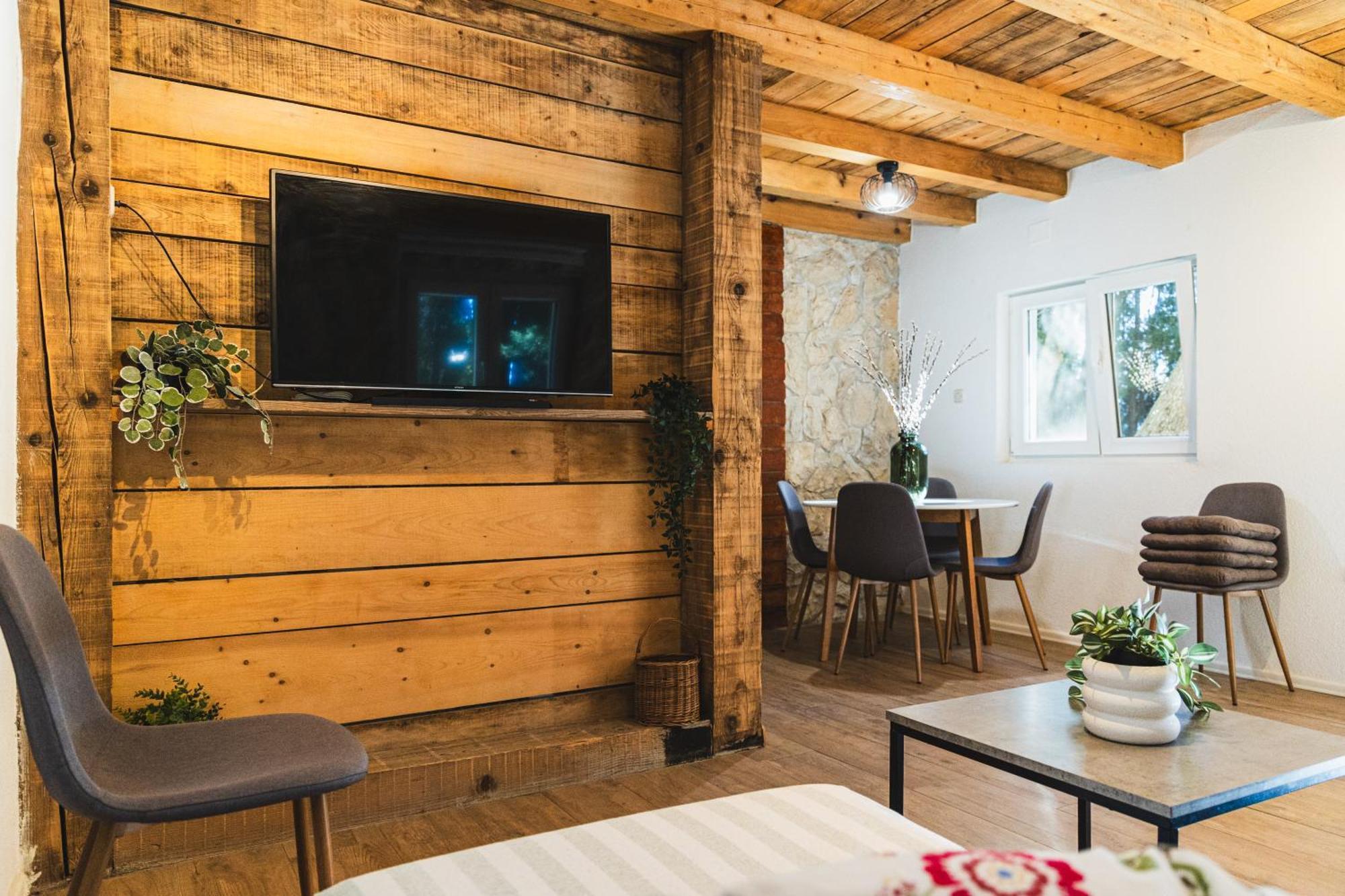 Country House Uros In Nature With Pool Lovorno ภายนอก รูปภาพ