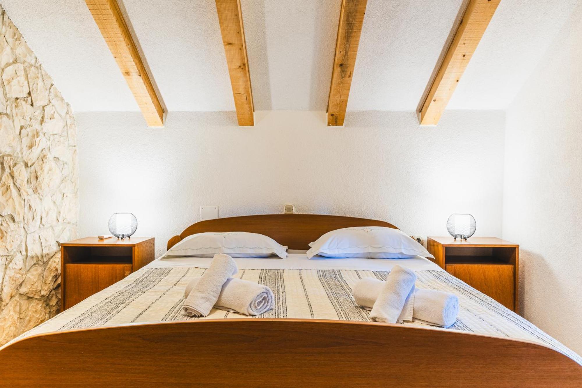 Country House Uros In Nature With Pool Lovorno ภายนอก รูปภาพ