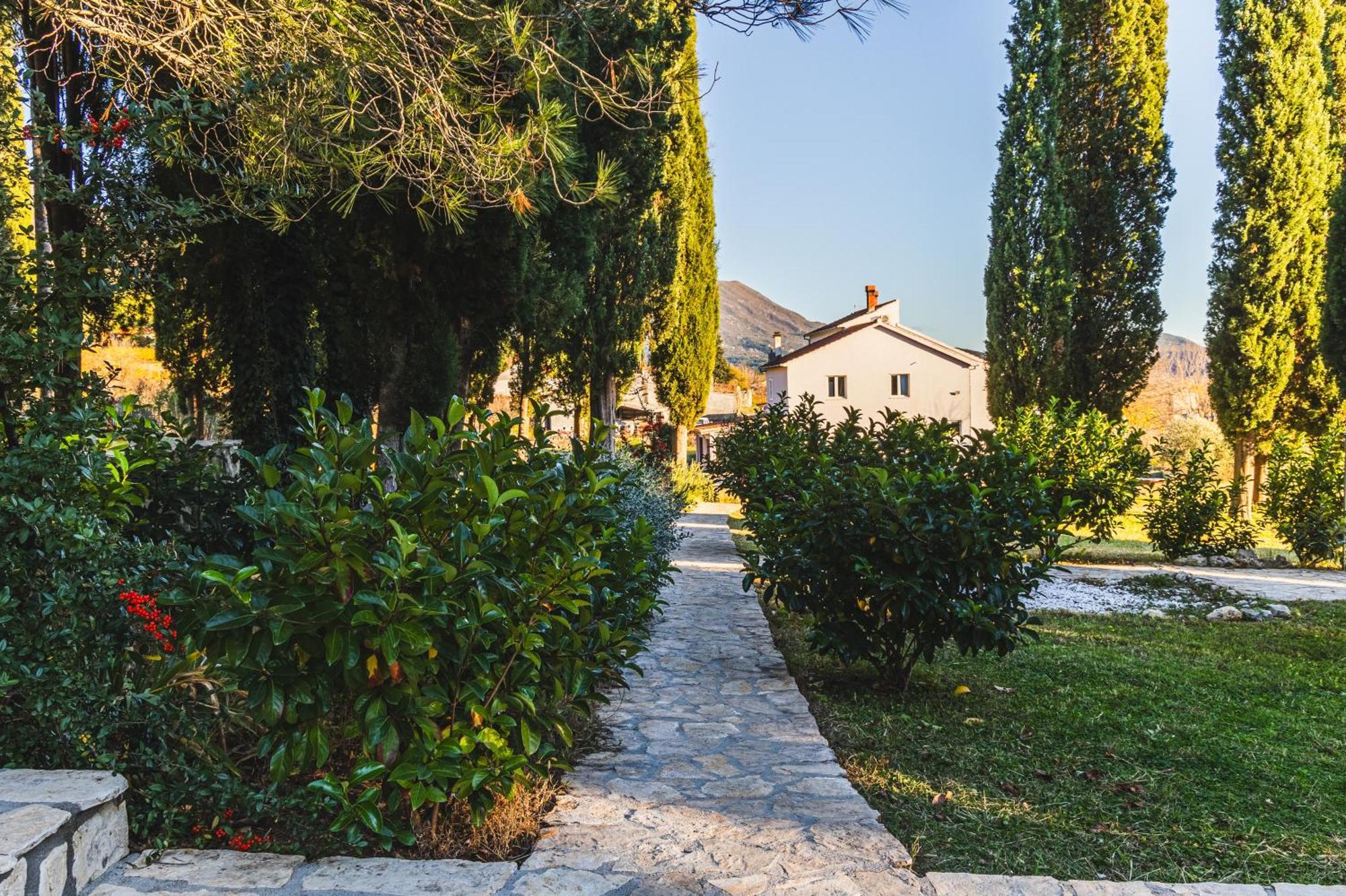 Country House Uros In Nature With Pool Lovorno ภายนอก รูปภาพ