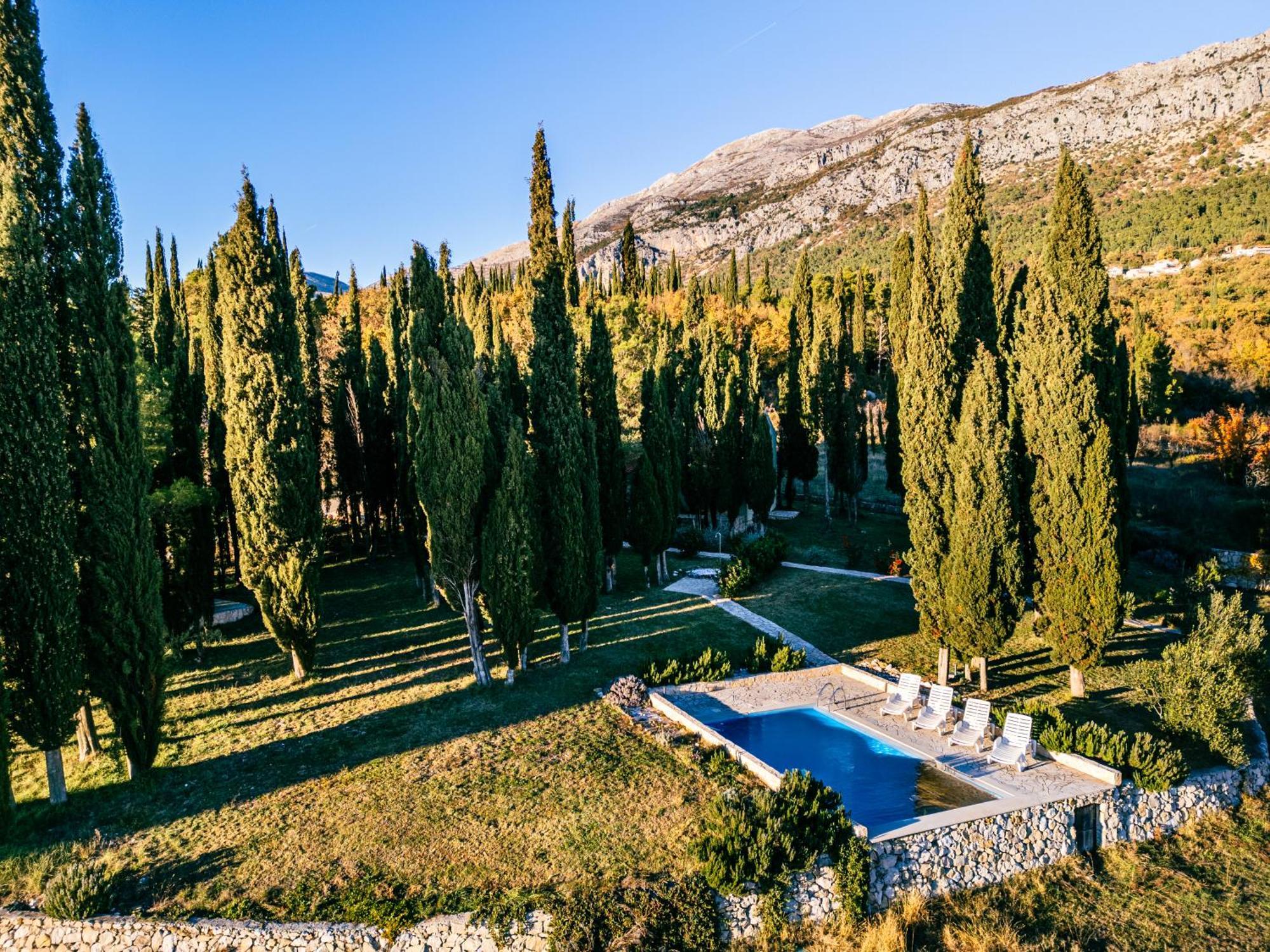 Country House Uros In Nature With Pool Lovorno ภายนอก รูปภาพ