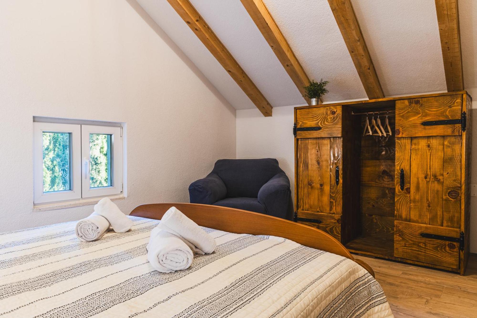Country House Uros In Nature With Pool Lovorno ภายนอก รูปภาพ