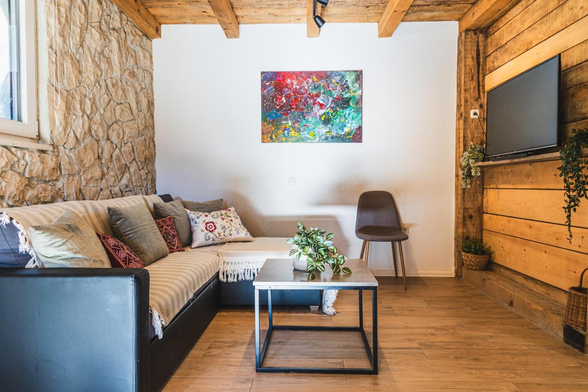 Country House Uros In Nature With Pool Lovorno ภายนอก รูปภาพ
